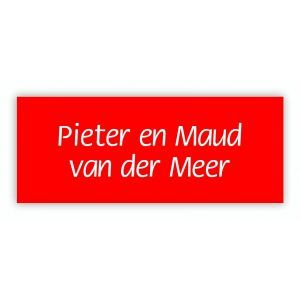 Kunststof naamplaatje tekst wit 10x4cm rood