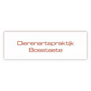 Kunststof naamplaatje wit tekst rood 15x5cm