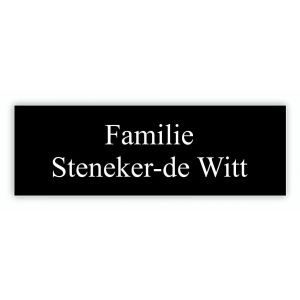 Kunststof naamplaatje tekst wit 9x3cm zwart